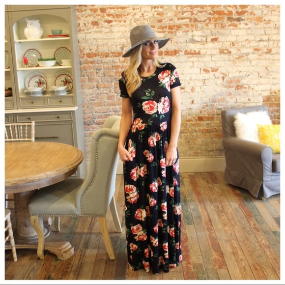 LAST ONE! Navy Floral Short Sleeve Maxi Dress - Picture 2 of 3